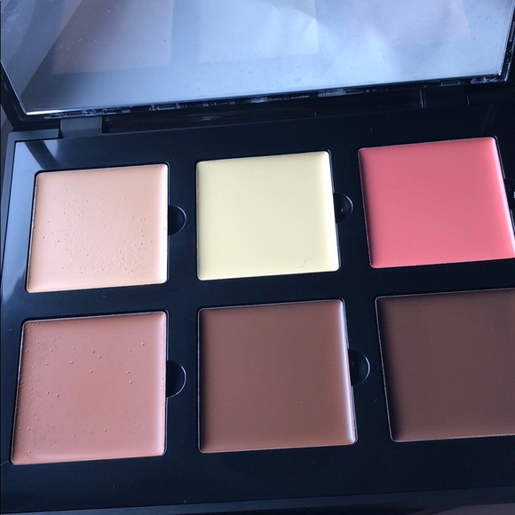 Anastasia Beverly Hills Other - Anastasia Beverly Hills Contour Cream Kit-Medium